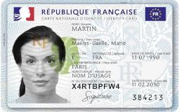 La-nouvelle-carte-nationale-d-identite-au-format-carte-bancaire-se-deploie-en-Lozere_large